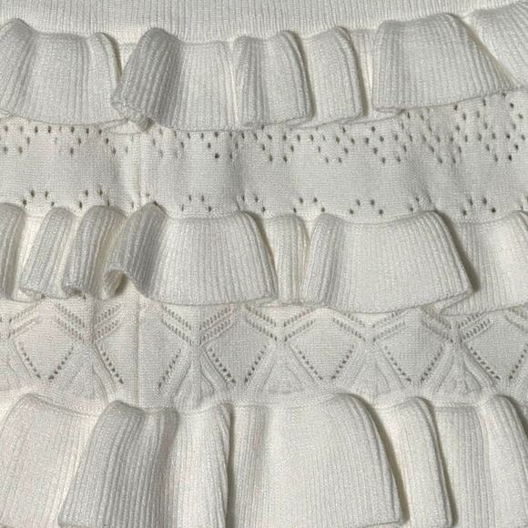NWOT Women's Crochet Knit Ruffle Ivory Shorts Beach Cover Up Size S - Picture 5 of 5